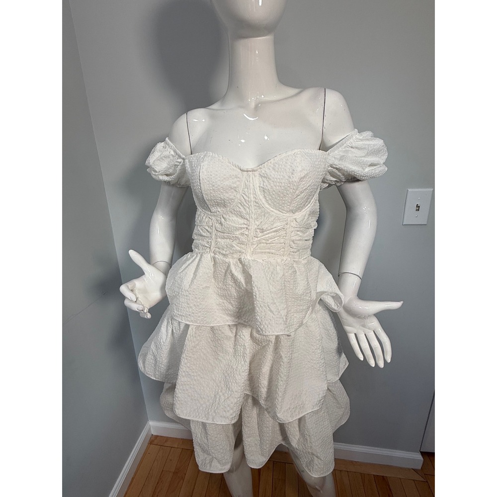 Prettylittlething White Off Shoulder Tiered Mini Dress Structured Bust Peplum 6 - Picture 4 of 10